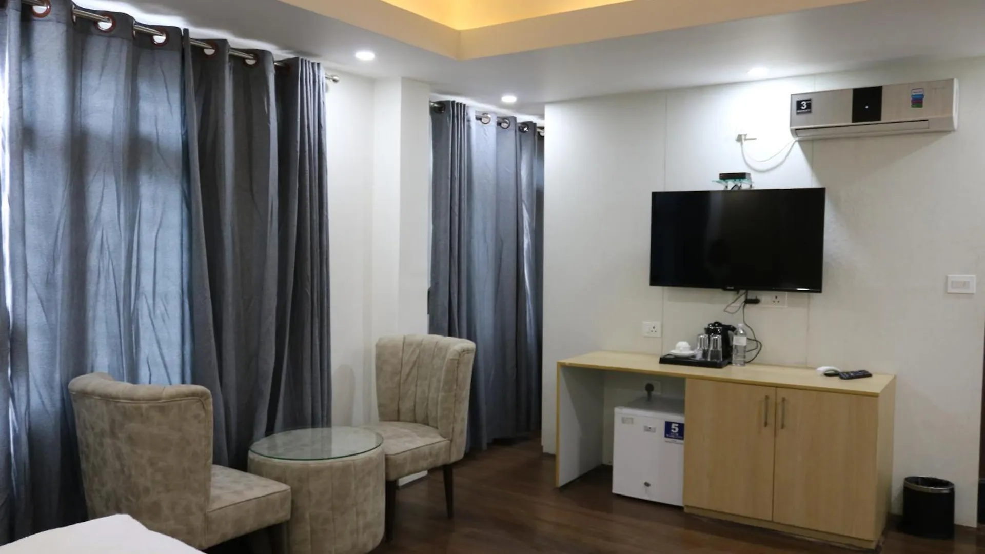 Hotel Mustang Holiday Inn Катманду