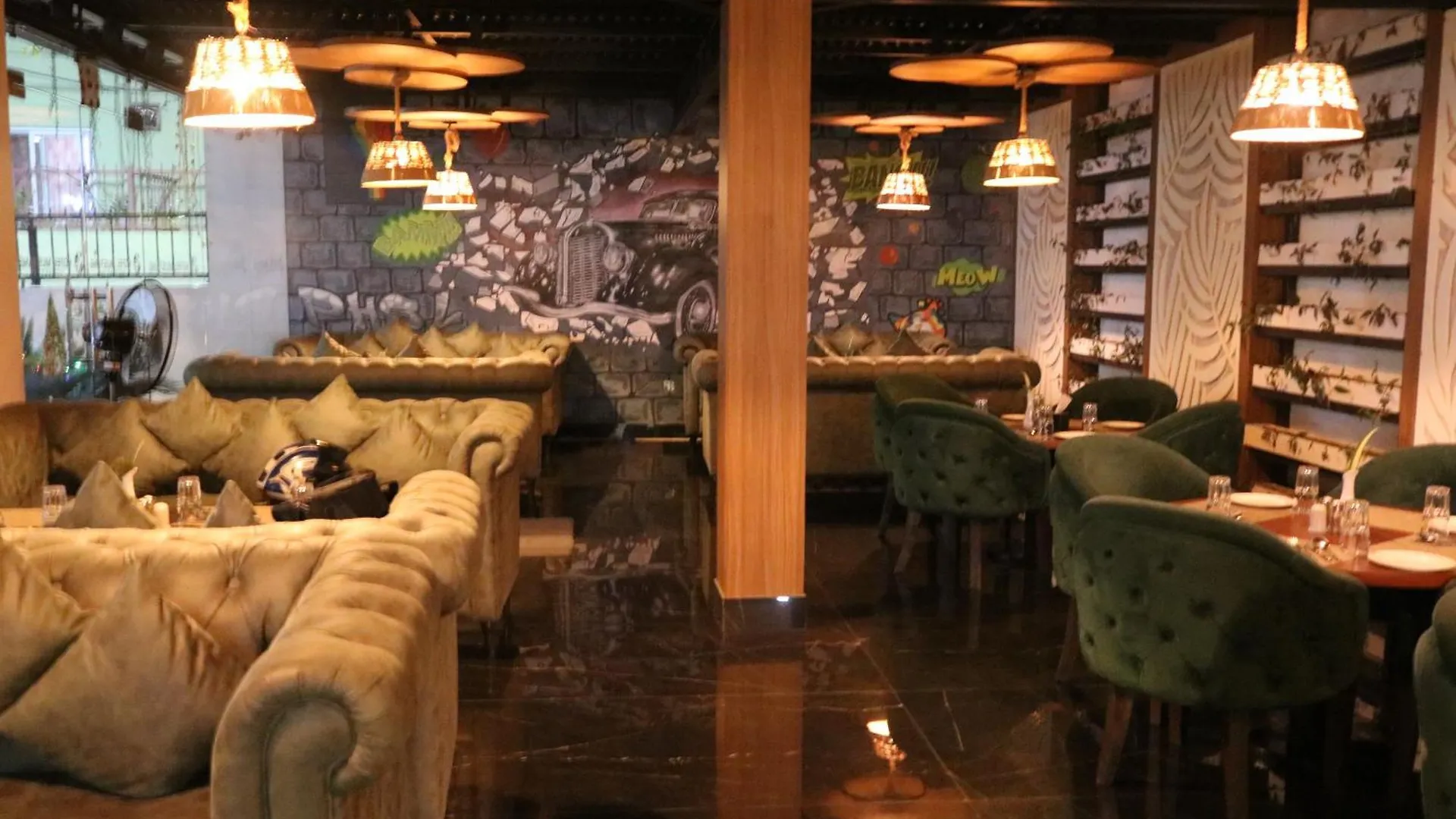Hotel Mustang Holiday Inn Катманду 3*,  Непал